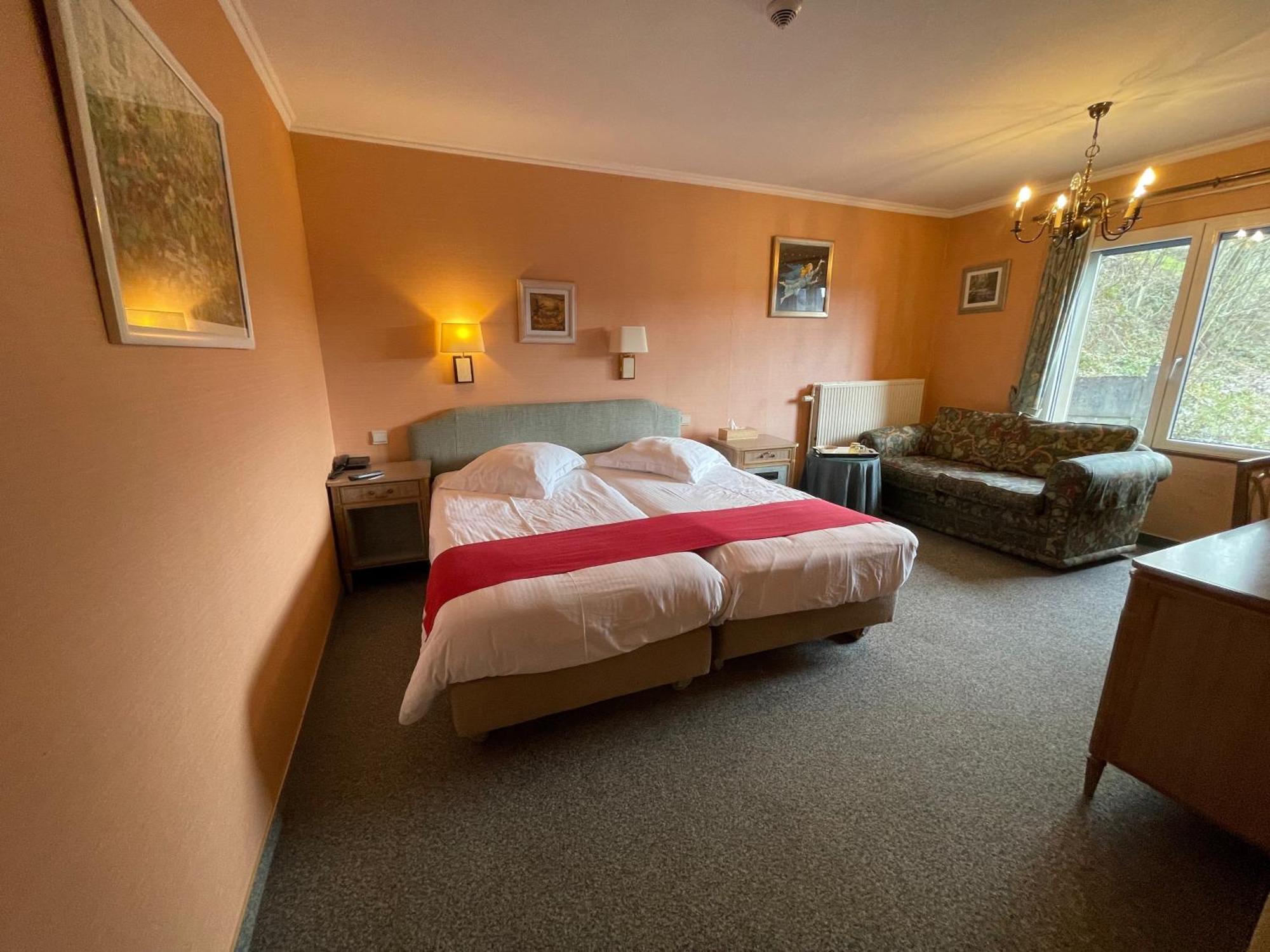 Le Cosy Hotel Буйон Екстер'єр фото